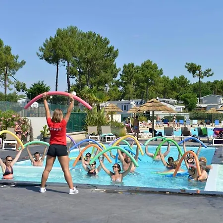 营地 Mobil Confortable Avec Terrasse Pour 6 - Api-1-52-1194