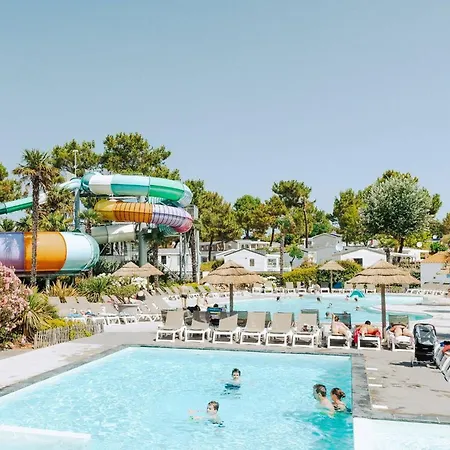 Mobil Confortable Avec Terrasse Pour 6 - Api-1-52-1194 营地 *