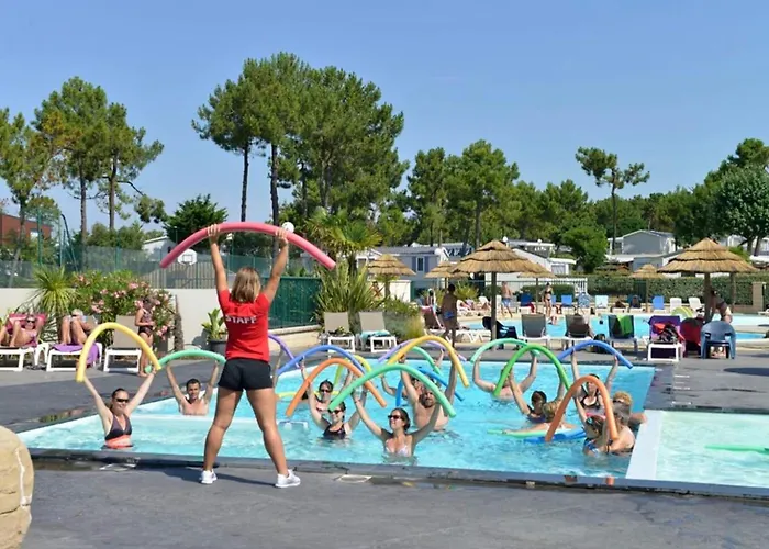 אתר קמפינג Mobil Confortable Avec Terrasse Pour 6 - Api-1-52-1194