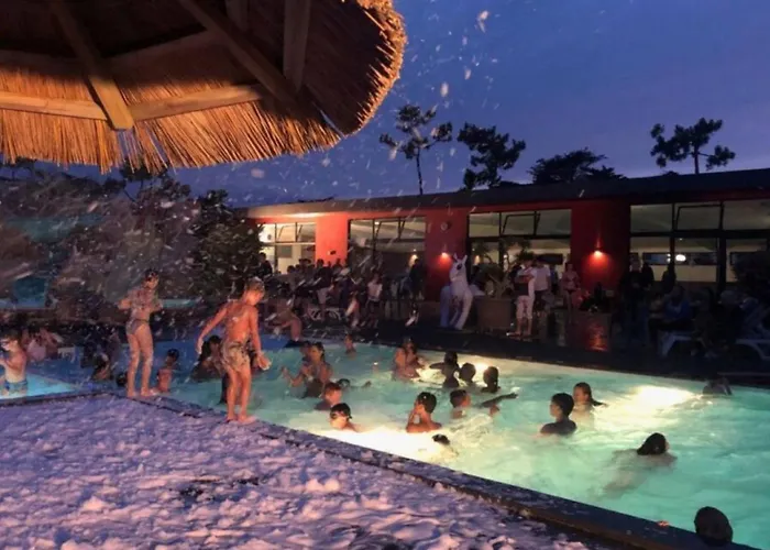 אתר קמפינג Mobil Confortable Avec Terrasse Pour 6 - Api-1-52-1194 סן ז'אן דה מון