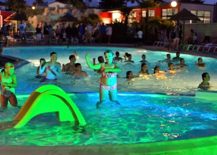 Mobil Confortable Avec Terrasse Pour 6 - Api-1-52-1194 Campingplatz *